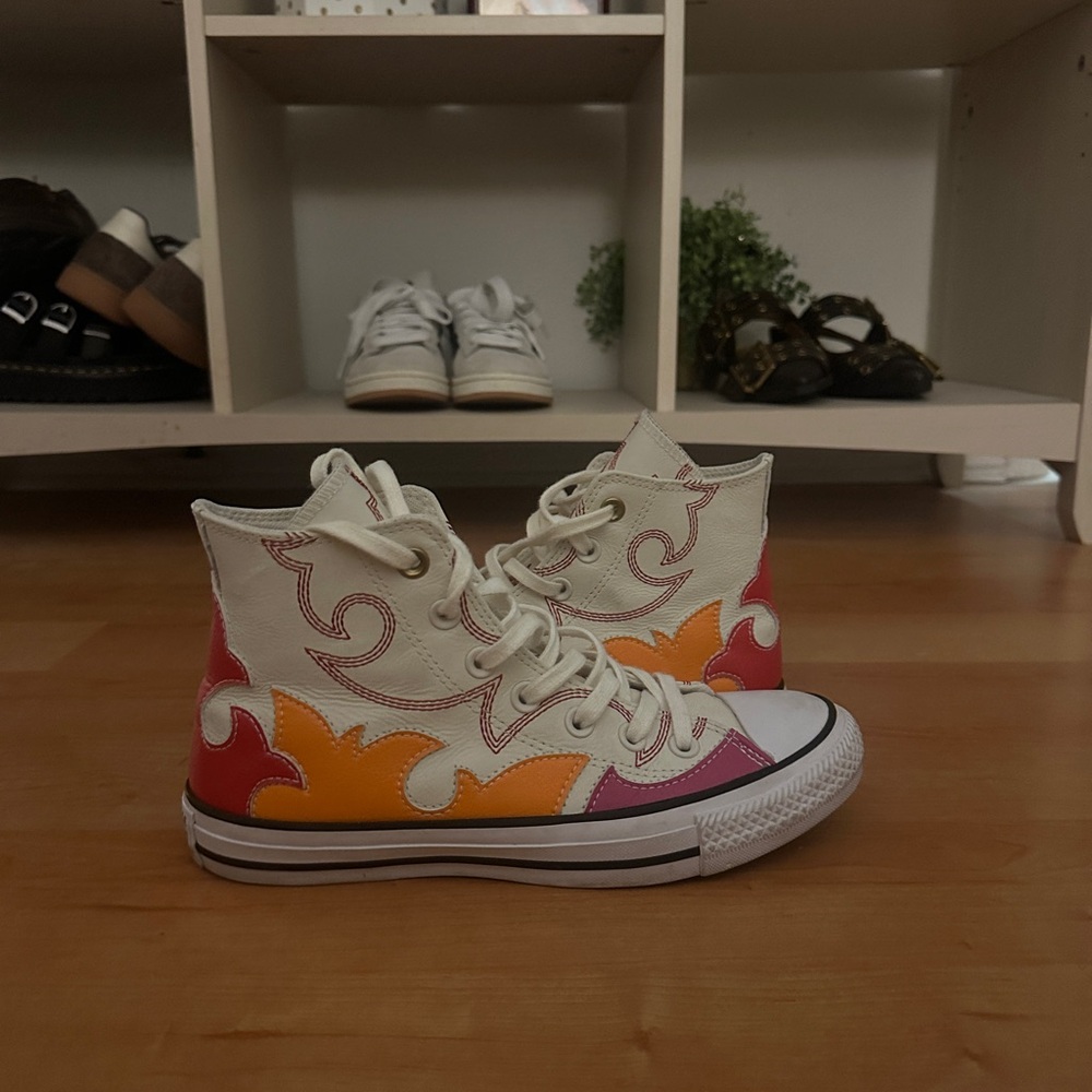 High-top Converse - Picture 2 of 2